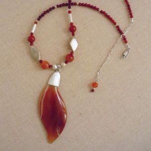 Gorgeous 925 sterling carnelian necklace with pendant